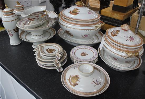 A Chinese export style enamelled porcelain twenty nine piece dinner service, soup tureen 35cm